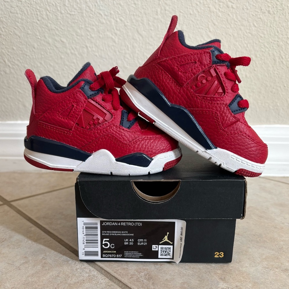 Jordan 4 Retro Toddler Shoes. Size 5C.